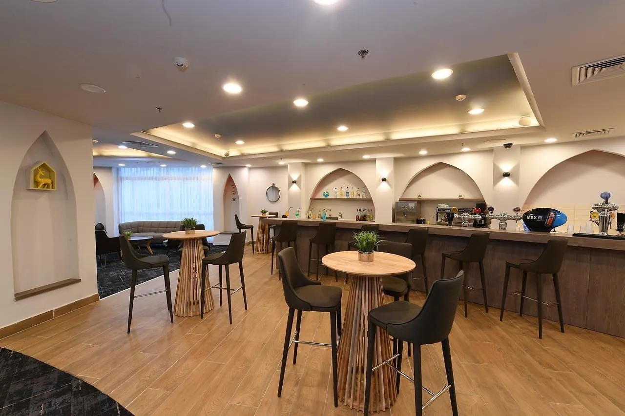 Be Unique Hotel - Drinks Included 엘라트