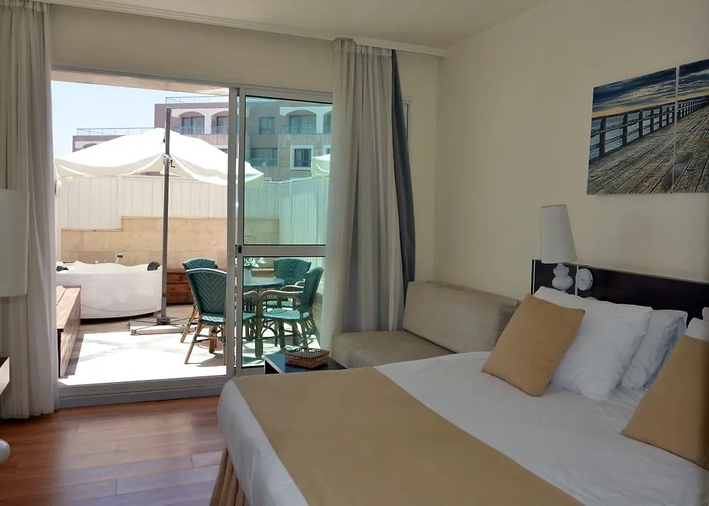 Be Unique Hotel - Drinks Included Eilat
